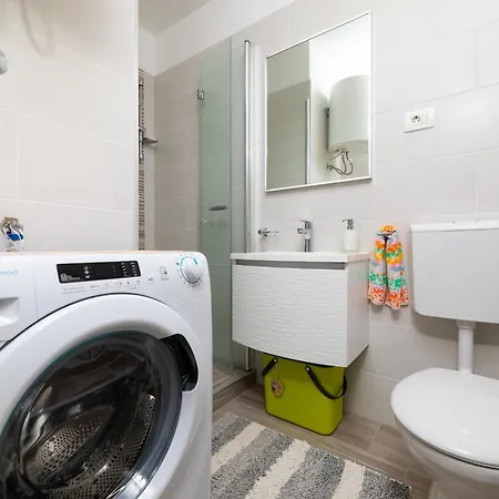 Gracia By El-pi Tours *