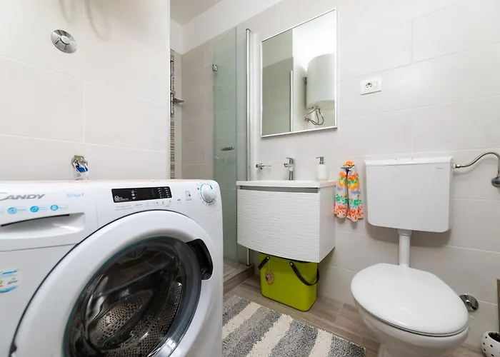 Gracia By El-pi Tours *